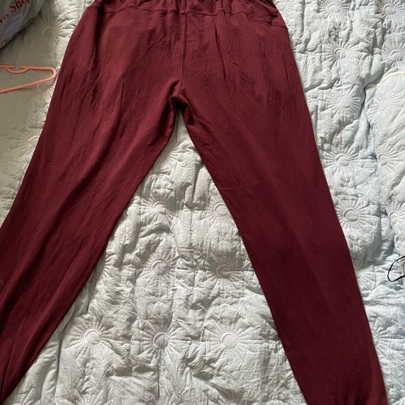 Lululemon burgundy Jogger Pants size 8 for women’s - Picture 5 of 12